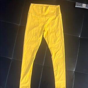 Lululemon Leggings - yellow, size 6